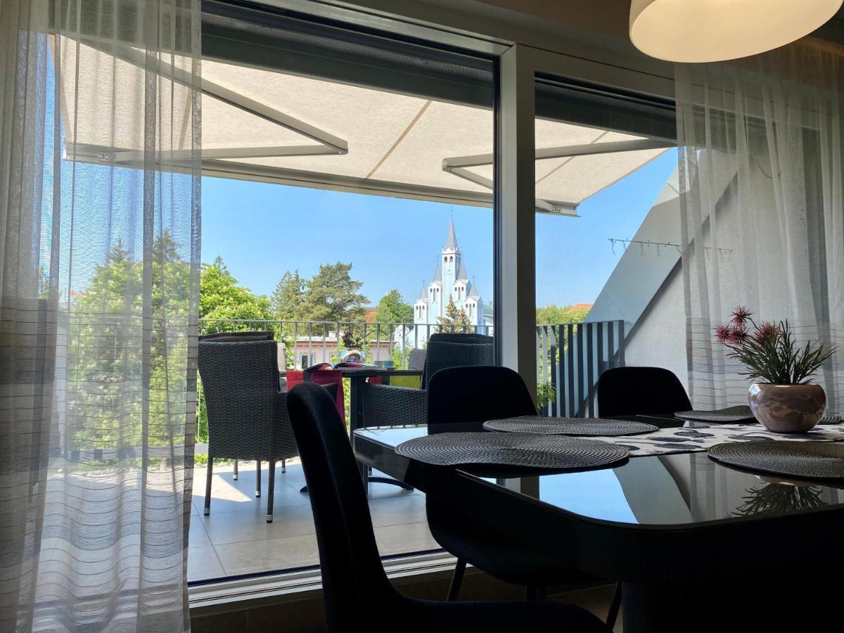 Atrium Apartman Heviz Mit Panoramaterrasse Und Tiefgarage Exterior photo